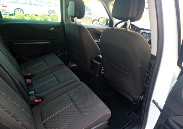 Opel Zafira cena 53900 przebieg: 199999, rok produkcji 2017 z Gniezno małe 301
